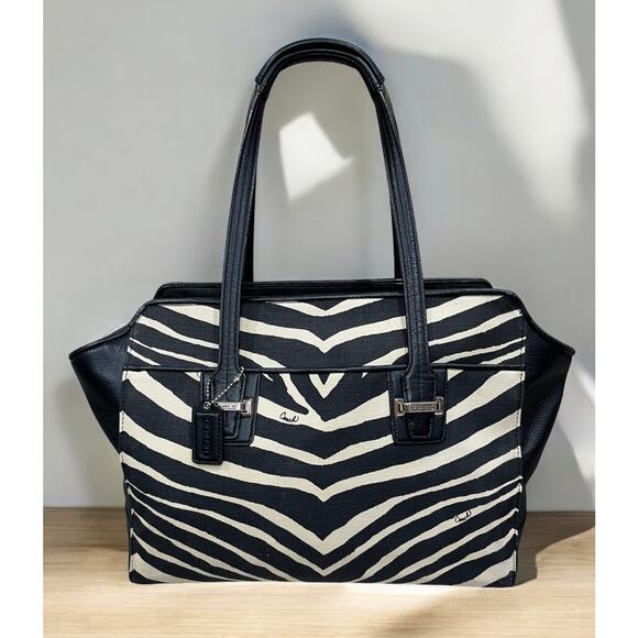 Coach F27009 Taylor Zebra Print Carryall Bag & NWT F51099 Small Wristlet - Picture 2 of 14